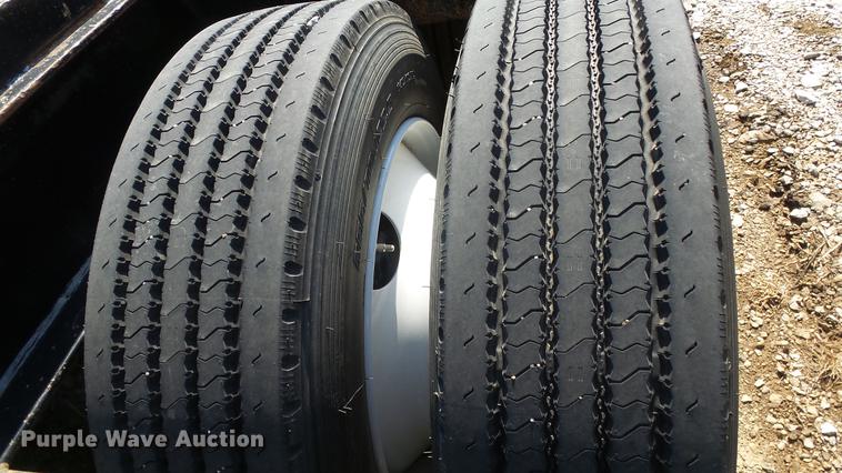 image for item DF4302 1986 Trail King 1500-3960 low boy equipment trailer