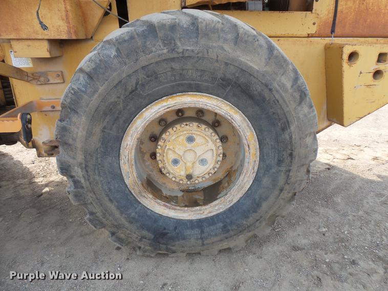 image for item DV9406 Case 621 wheel loader