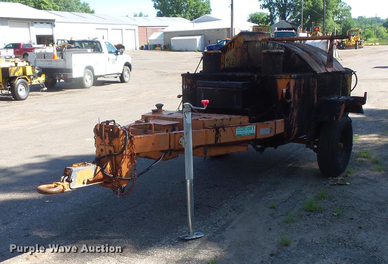 image for item DV9487 Crack seal trailers