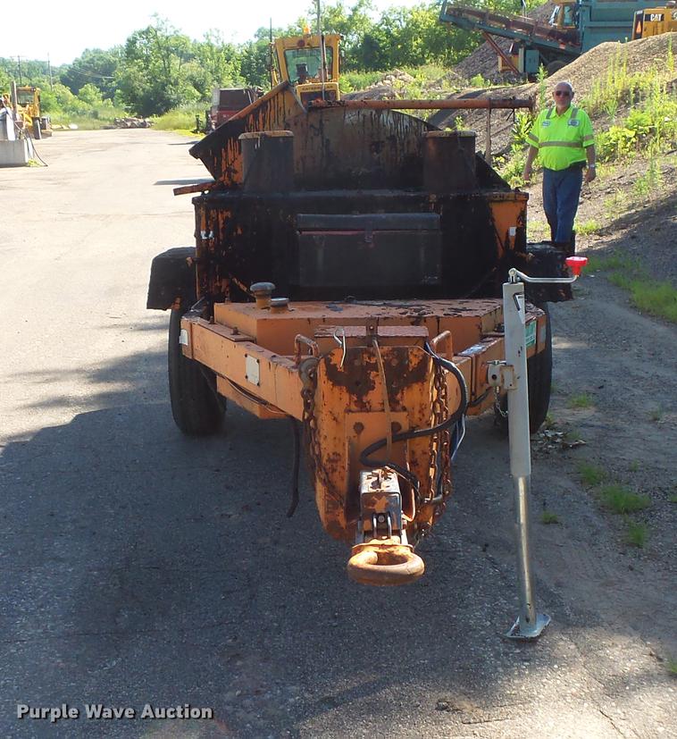 image for item DV9487 Crack seal trailers