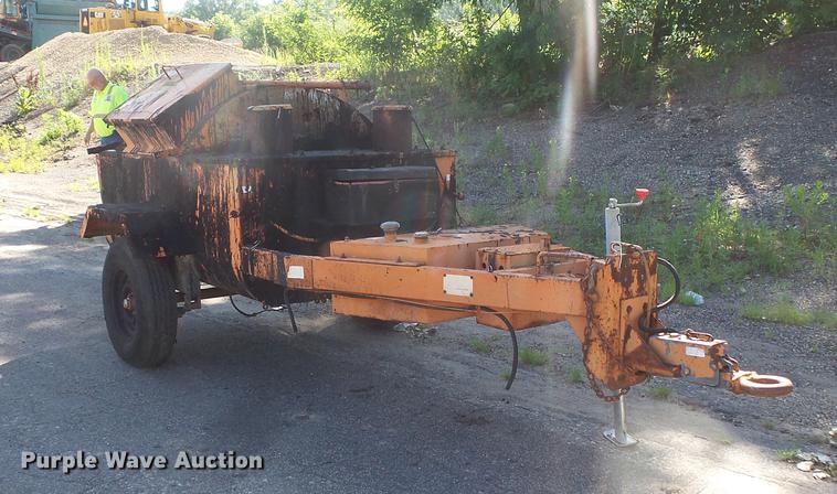 image for item DV9487 Crack seal trailers