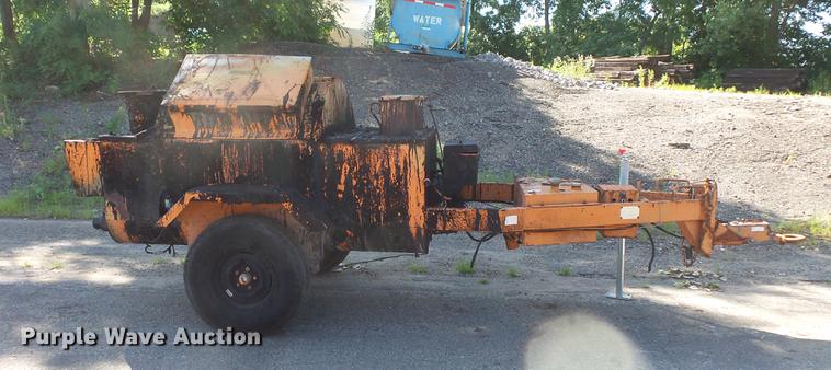 image for item DV9487 Crack seal trailers