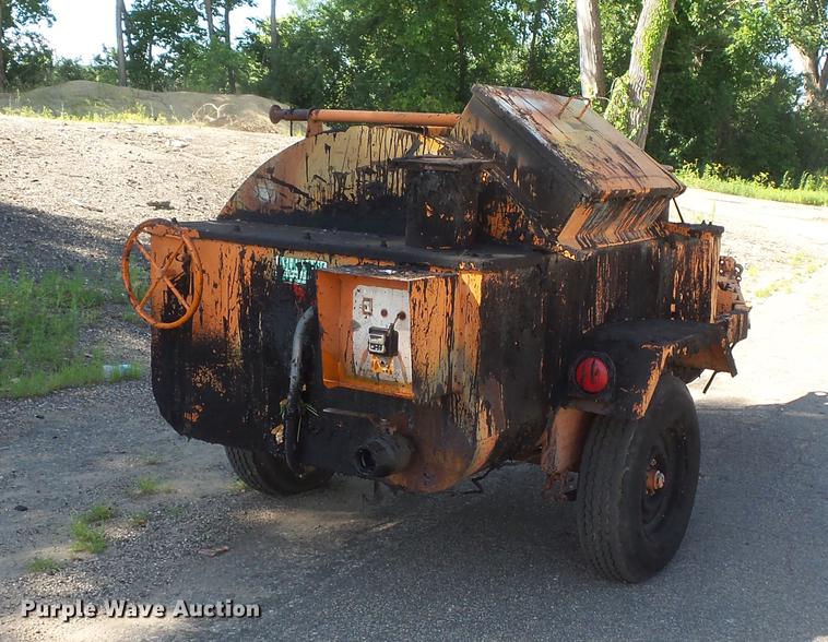 image for item DV9487 Crack seal trailers