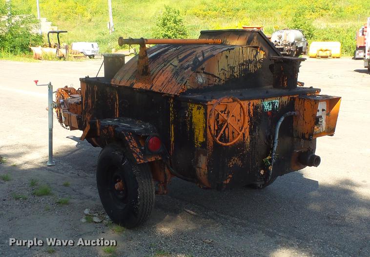 image for item DV9487 Crack seal trailers