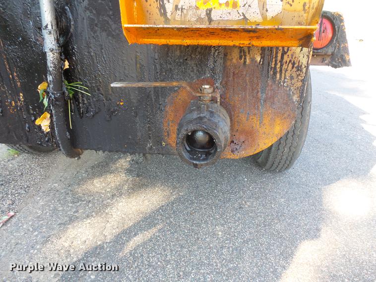 image for item DV9487 Crack seal trailers