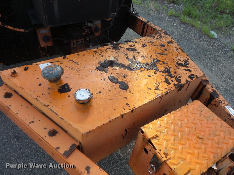 image for item DV9487 Crack seal trailers