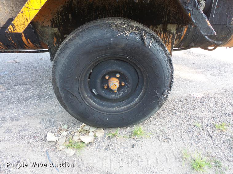 image for item DV9487 Crack seal trailers