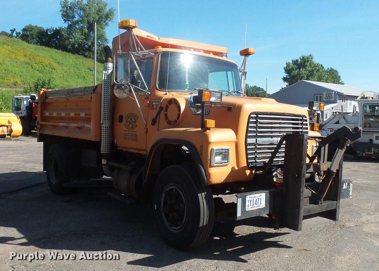 image for item DV9489 1996 Ford L8000 dump truck