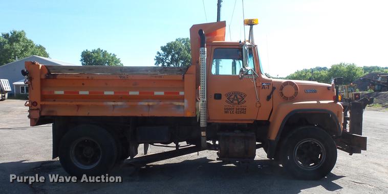 image for item DV9489 1996 Ford L8000 dump truck