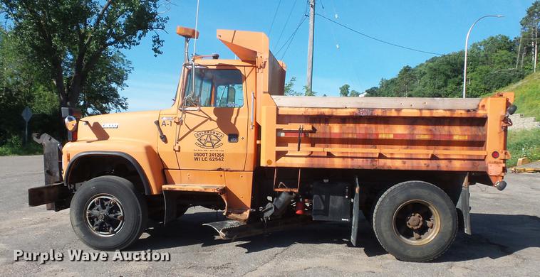 image for item DV9489 1996 Ford L8000 dump truck