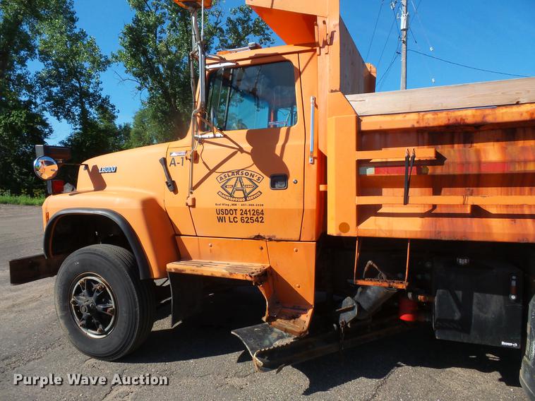 image for item DV9489 1996 Ford L8000 dump truck