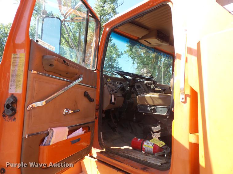 image for item DV9489 1996 Ford L8000 dump truck
