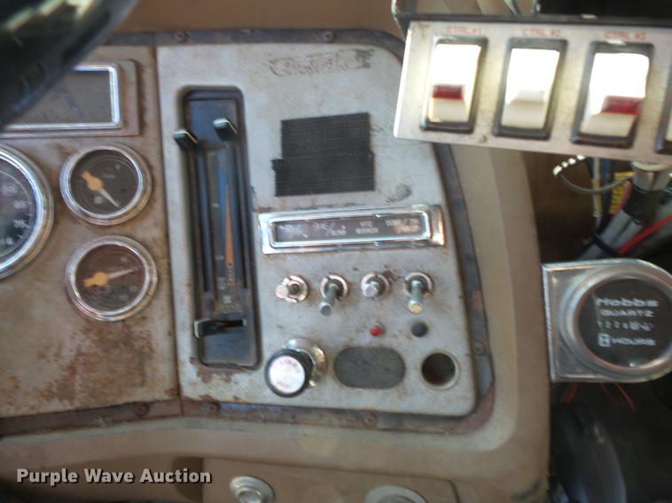 image for item DV9489 1996 Ford L8000 dump truck