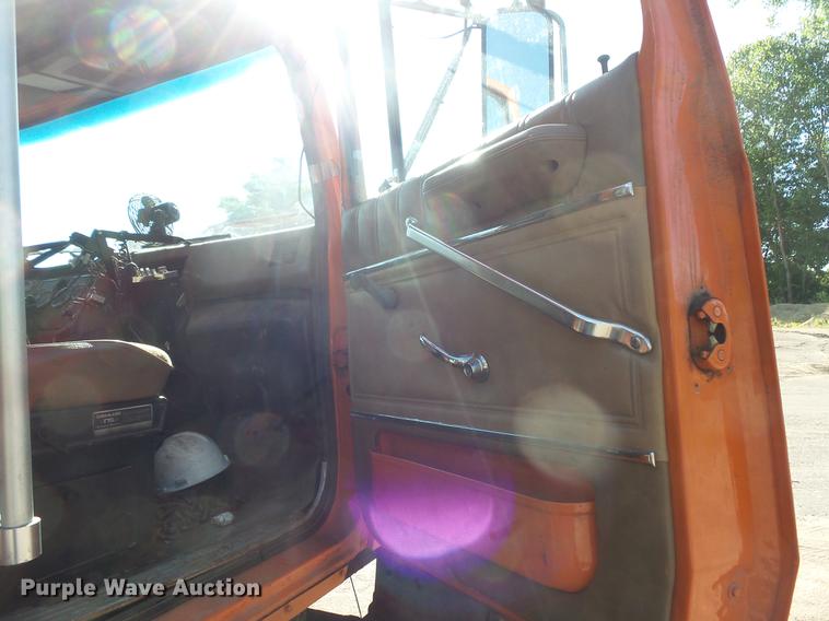 image for item DV9489 1996 Ford L8000 dump truck