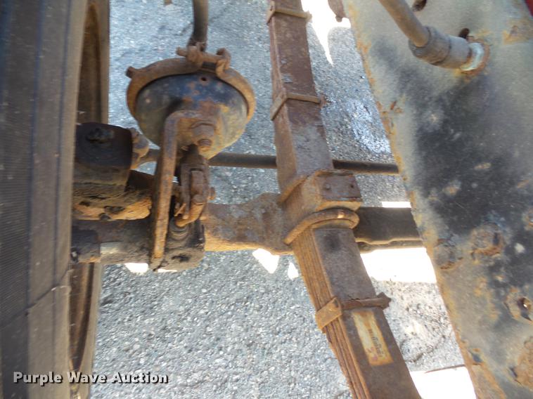 image for item DV9489 1996 Ford L8000 dump truck