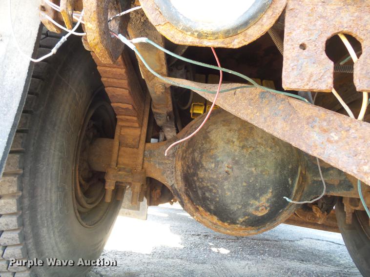 image for item DV9489 1996 Ford L8000 dump truck