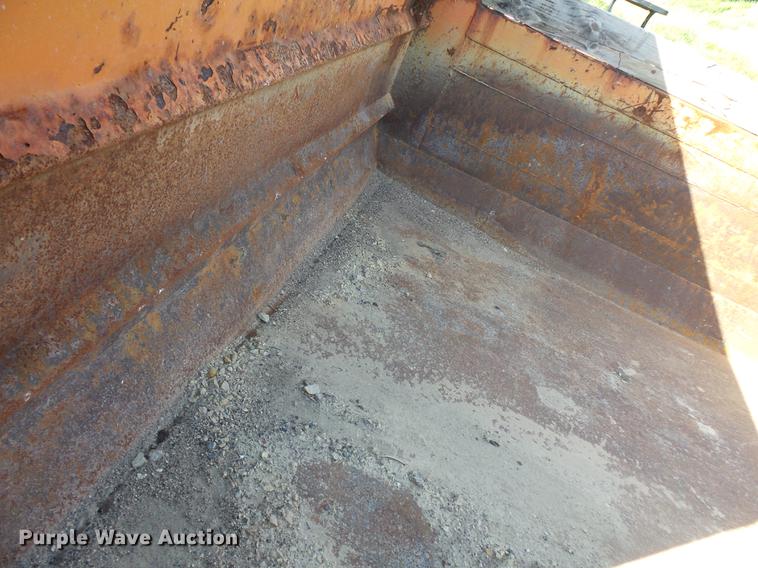 image for item DV9489 1996 Ford L8000 dump truck