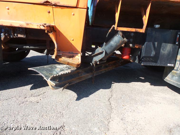 image for item DV9489 1996 Ford L8000 dump truck