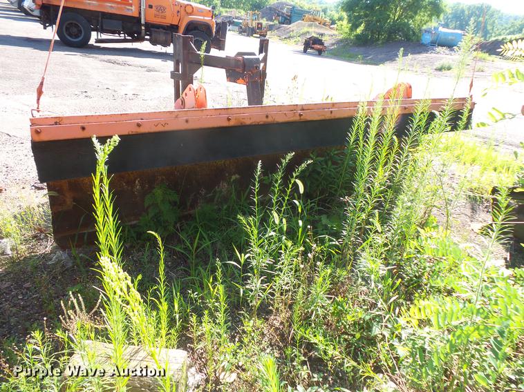 image for item DV9489 1996 Ford L8000 dump truck