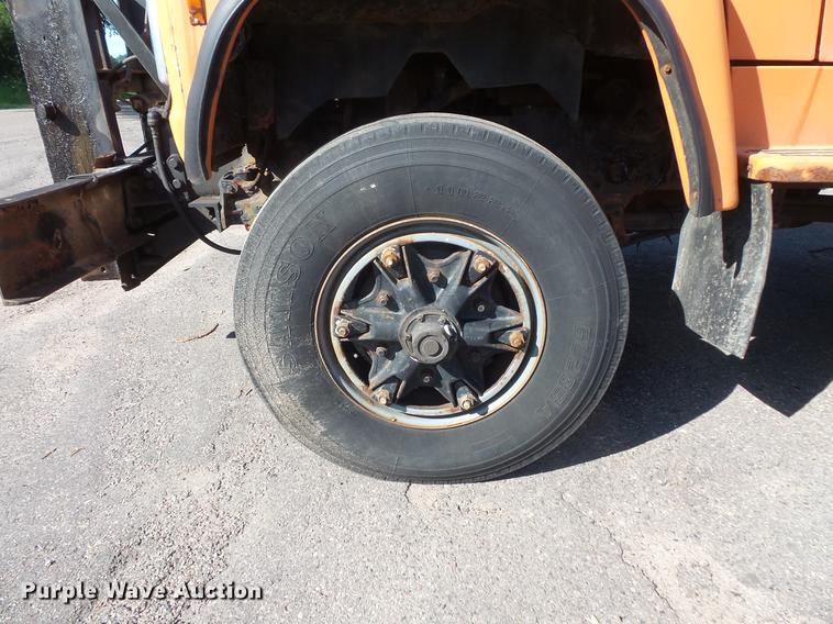 image for item DV9489 1996 Ford L8000 dump truck