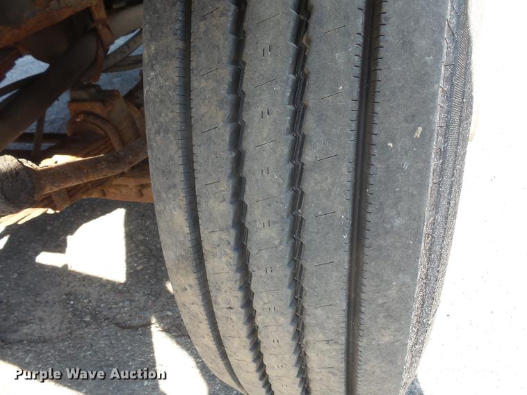 image for item DV9489 1996 Ford L8000 dump truck