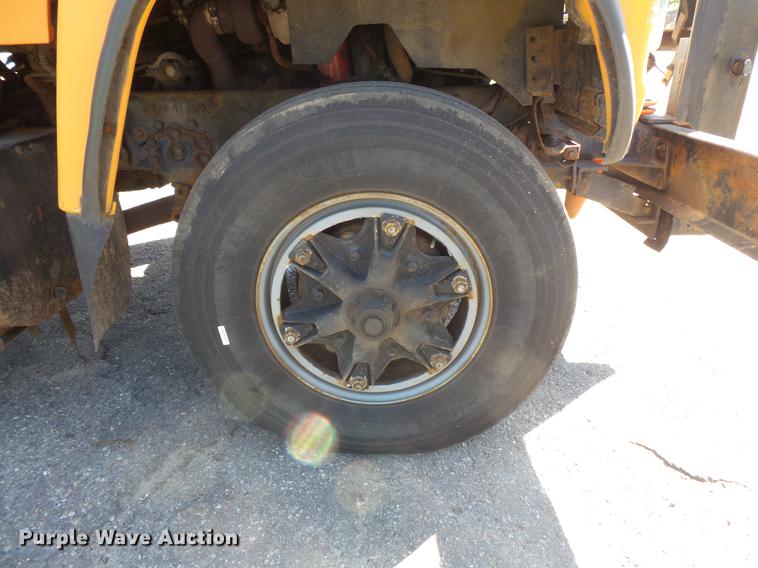 image for item DV9489 1996 Ford L8000 dump truck