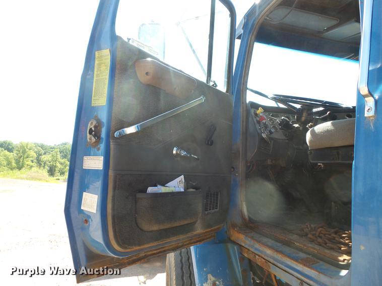 image for item DV9490 1997 Ford LTS9000 dump truck