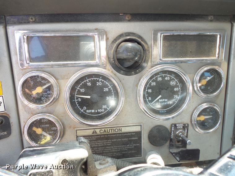 image for item DV9490 1997 Ford LTS9000 dump truck