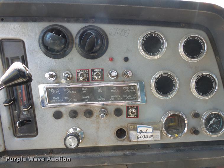 image for item DV9490 1997 Ford LTS9000 dump truck