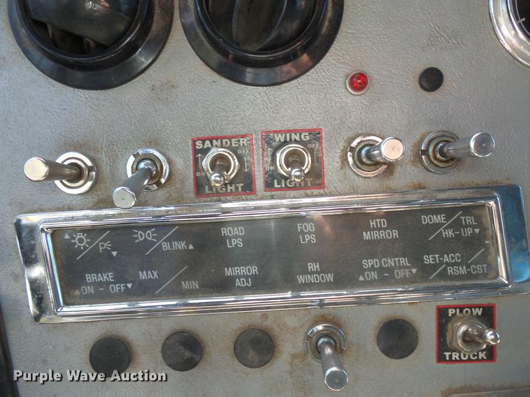 image for item DV9490 1997 Ford LTS9000 dump truck