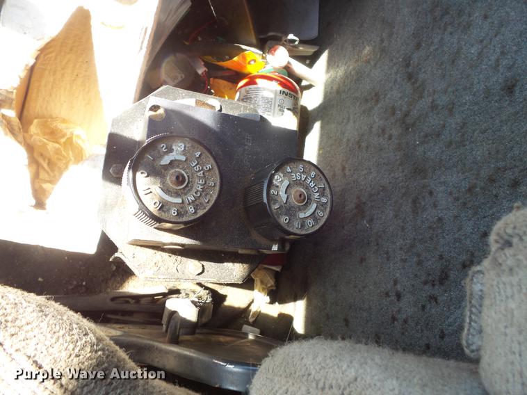 image for item DV9490 1997 Ford LTS9000 dump truck