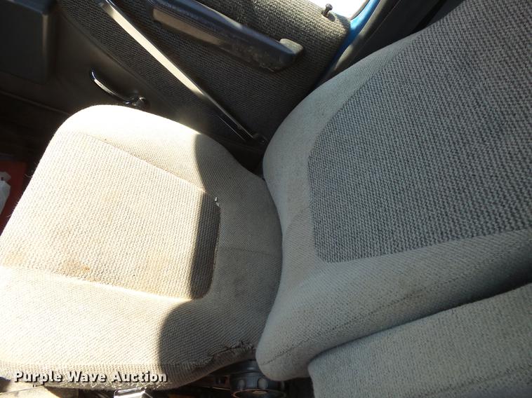 image for item DV9490 1997 Ford LTS9000 dump truck