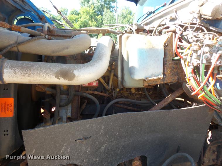 image for item DV9490 1997 Ford LTS9000 dump truck