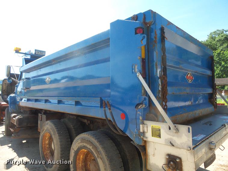 image for item DV9490 1997 Ford LTS9000 dump truck