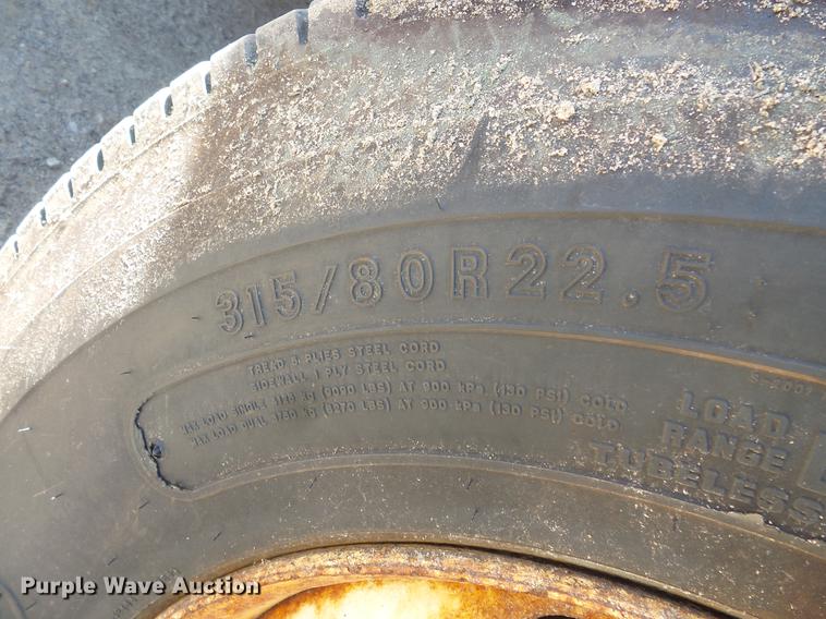 image for item DV9490 1997 Ford LTS9000 dump truck