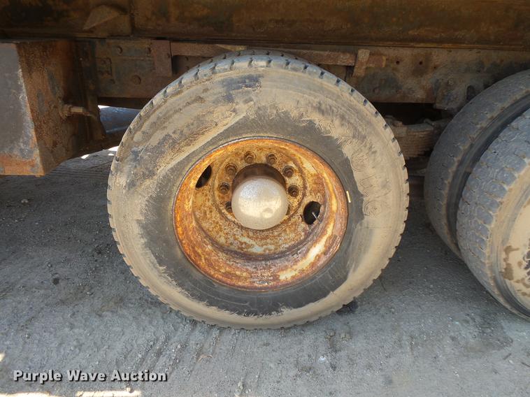 image for item DV9490 1997 Ford LTS9000 dump truck