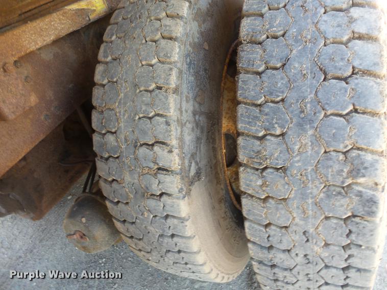 image for item DV9490 1997 Ford LTS9000 dump truck