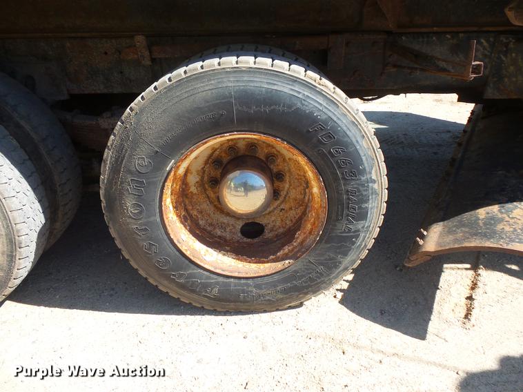 image for item DV9490 1997 Ford LTS9000 dump truck