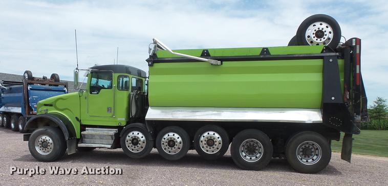 image for item DV9492 1997 Kenworth W900 dump truck