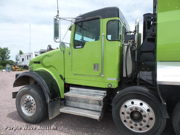 image for item DV9492 1997 Kenworth W900 dump truck