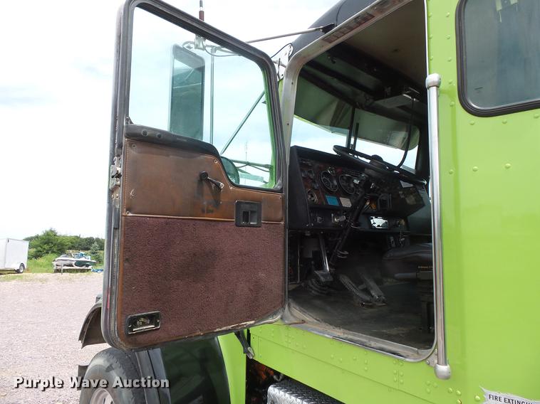 image for item DV9492 1997 Kenworth W900 dump truck