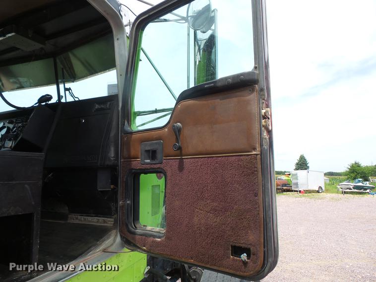 image for item DV9492 1997 Kenworth W900 dump truck