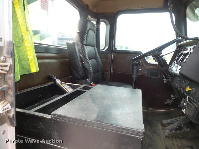 image for item DV9492 1997 Kenworth W900 dump truck