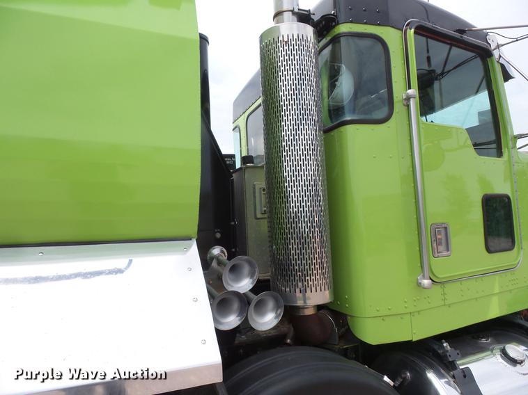 image for item DV9492 1997 Kenworth W900 dump truck