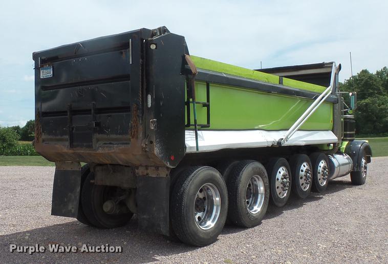 image for item DV9493 1997 Peterbilt 357 dump truck