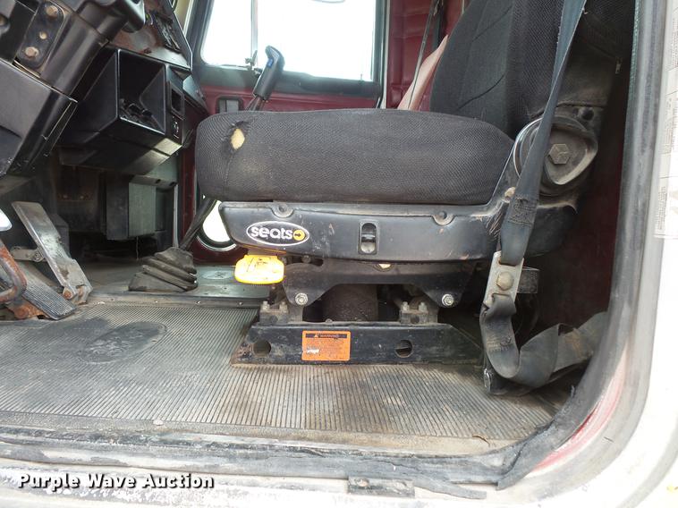 image for item DV9493 1997 Peterbilt 357 dump truck