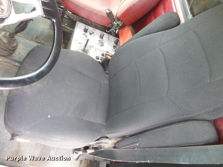 image for item DV9493 1997 Peterbilt 357 dump truck