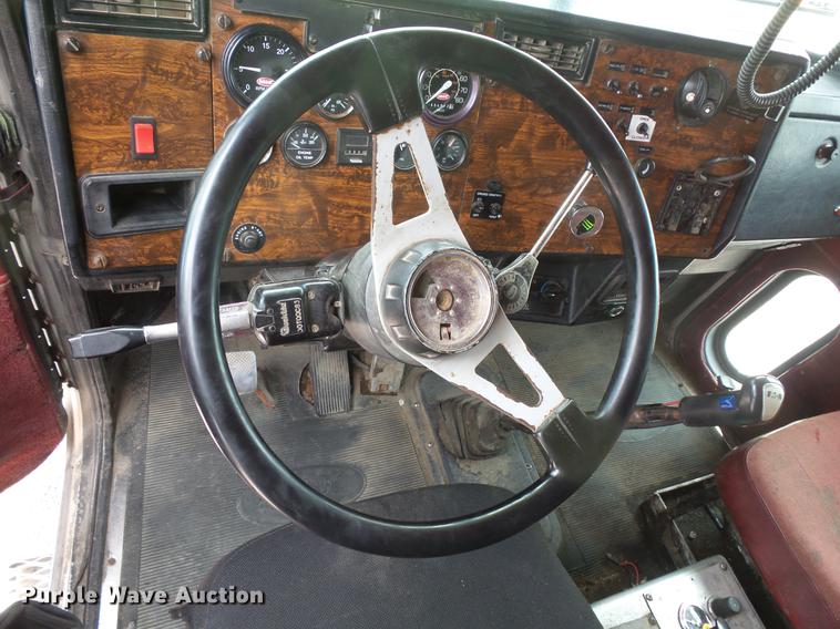 image for item DV9493 1997 Peterbilt 357 dump truck