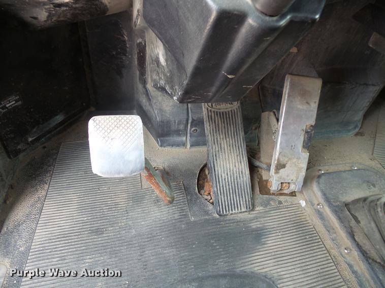 image for item DV9493 1997 Peterbilt 357 dump truck