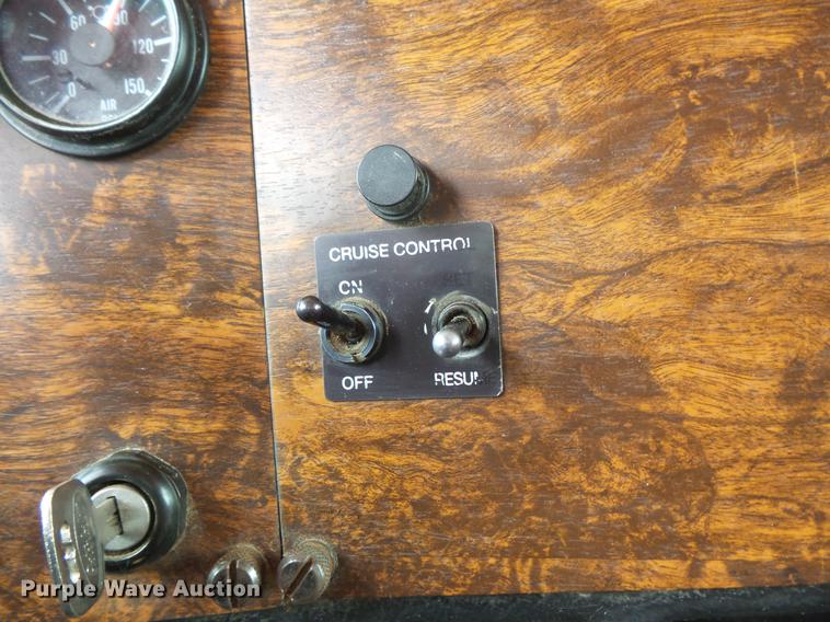 image for item DV9493 1997 Peterbilt 357 dump truck